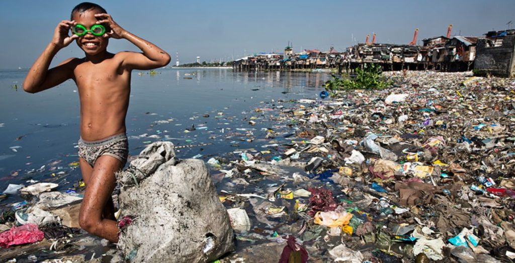 pollution plastique plage océan déchets