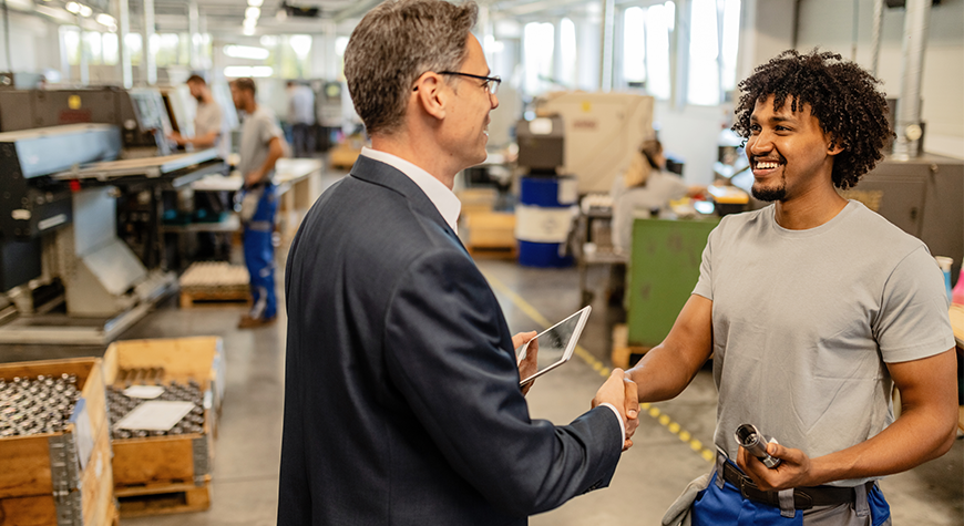 Apprentissage : maintien de l’aide exceptionnelle à l’embauche d’alternants en 2024